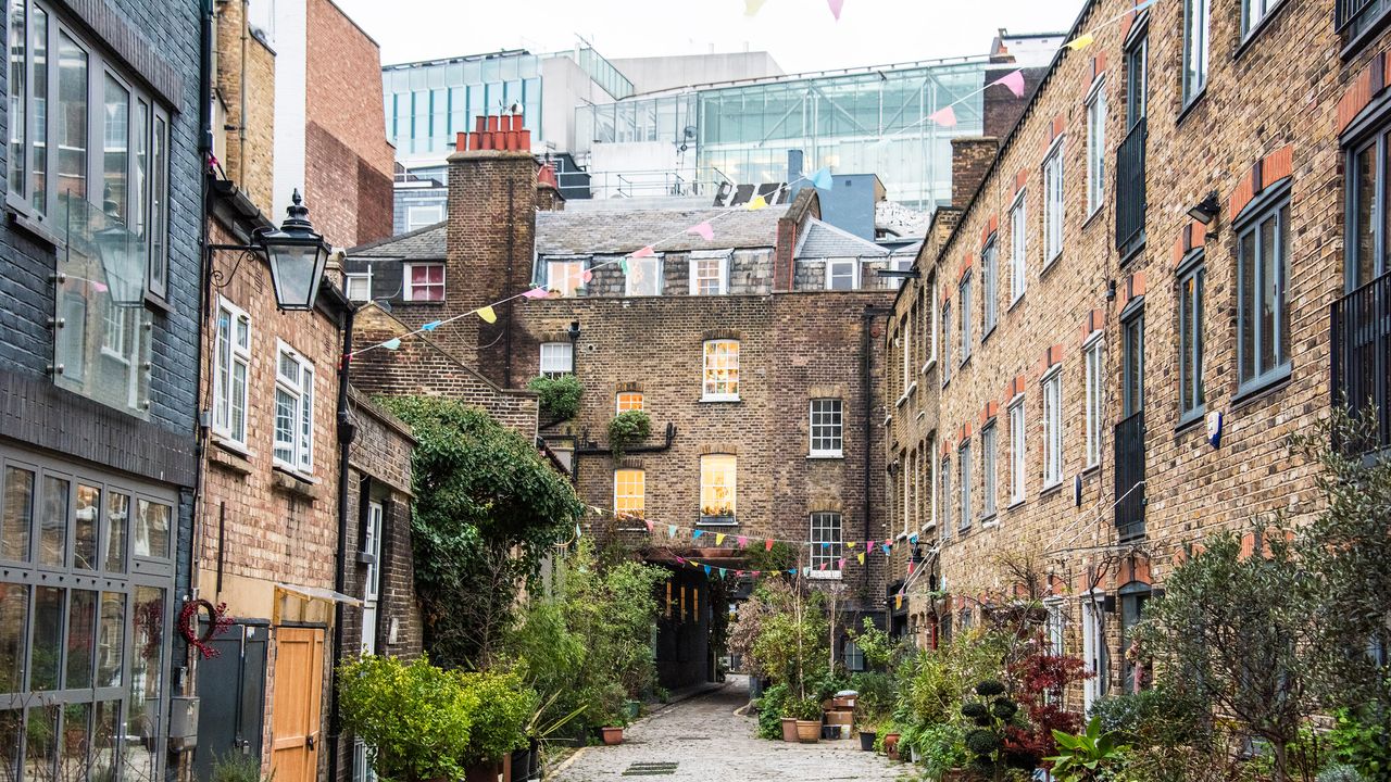 The Grand Trip (XXV): Fitzrovia, London’s Tiny Bohemian and Elusive Neighborhood