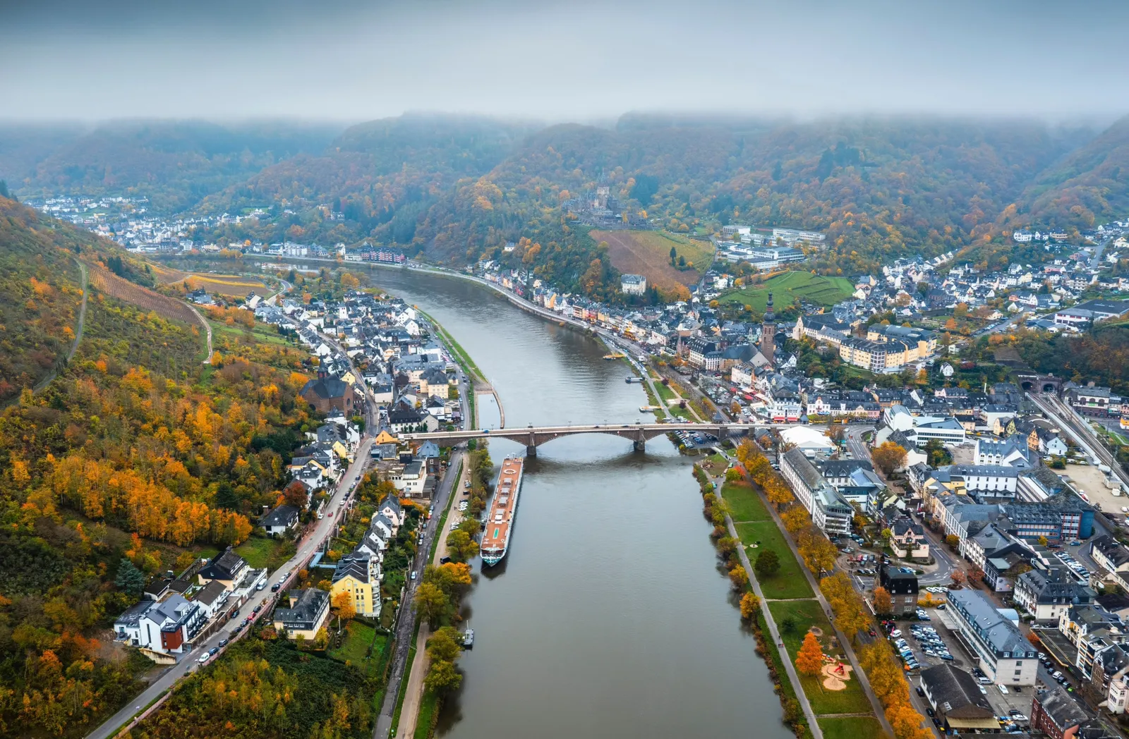 Cochem est atravesada por el río Mosela.
