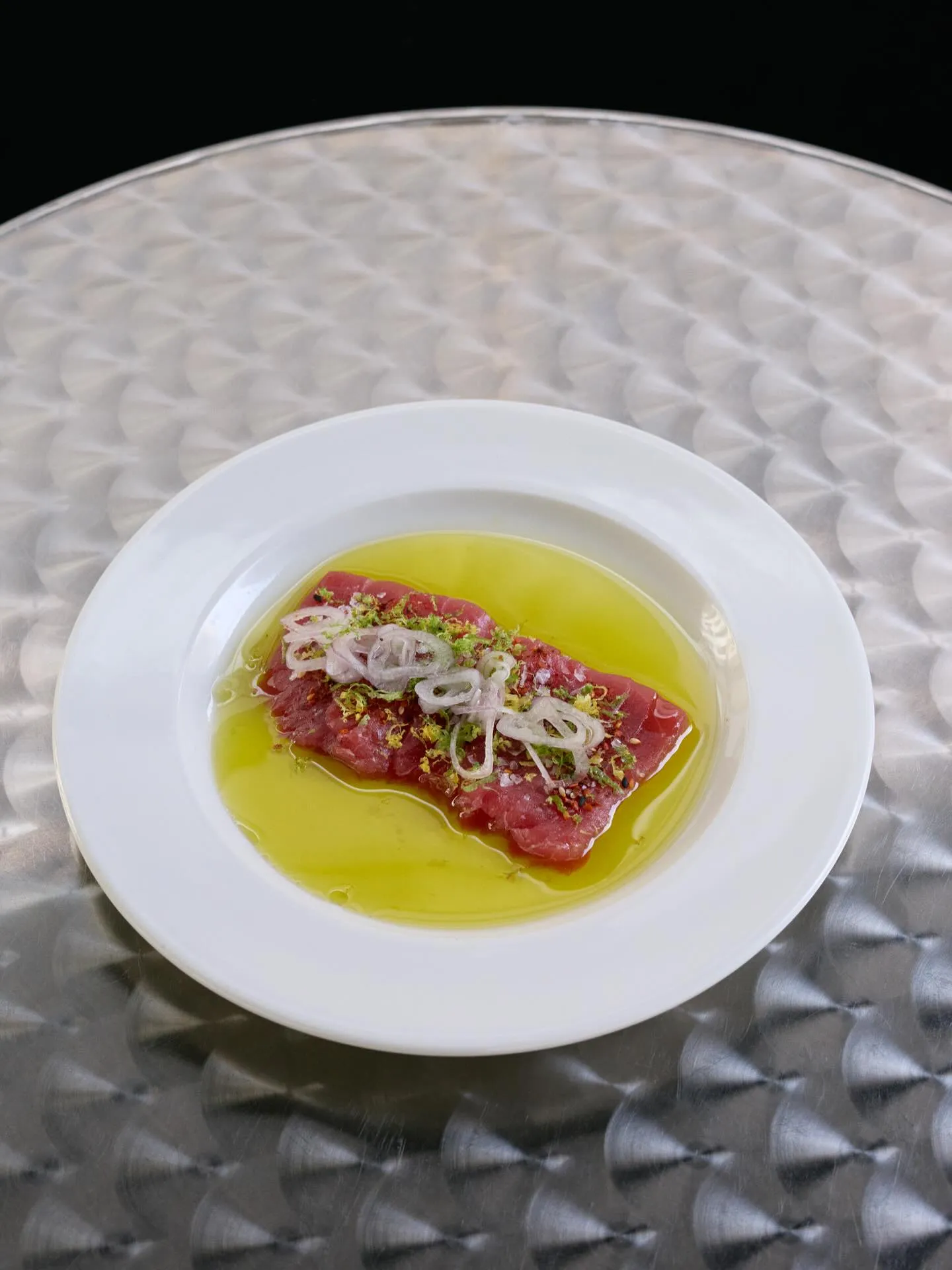 Tiradito de atún en Casa Bar Neutrale.