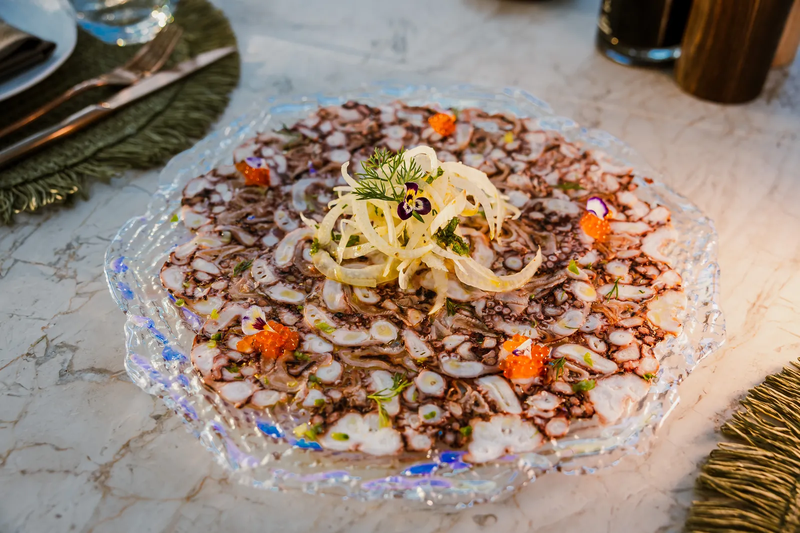 hotel y mantel gastronomia pacha destino five ibiza glamour consciente